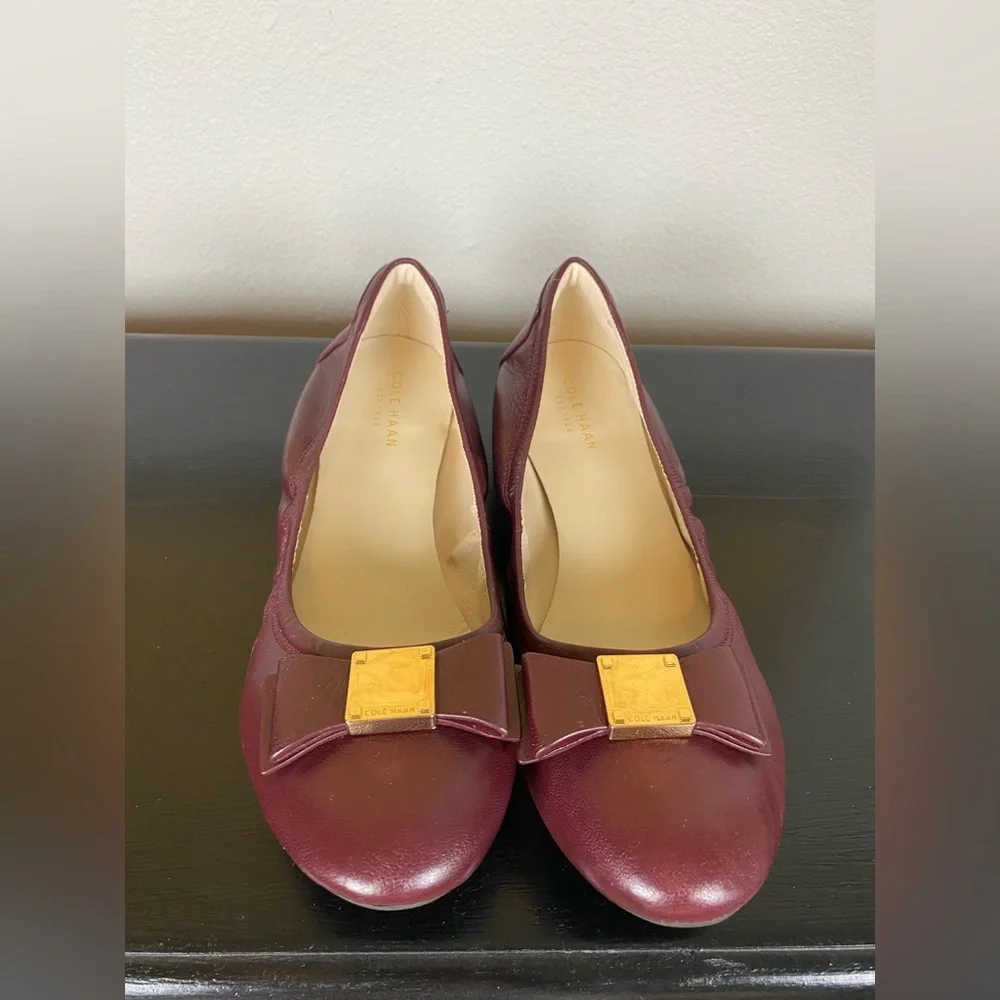 Coke Haan Bow Flats Leather New! 7.5 Burgundy